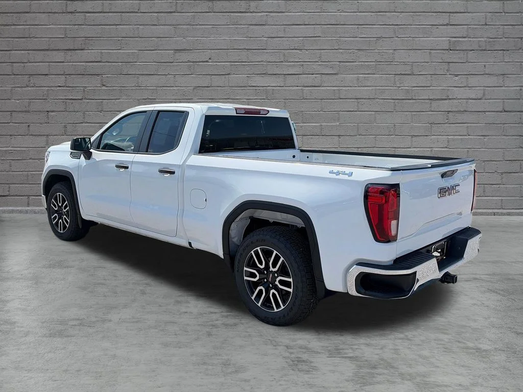 Used 2021 Summit White GMC Base image 4