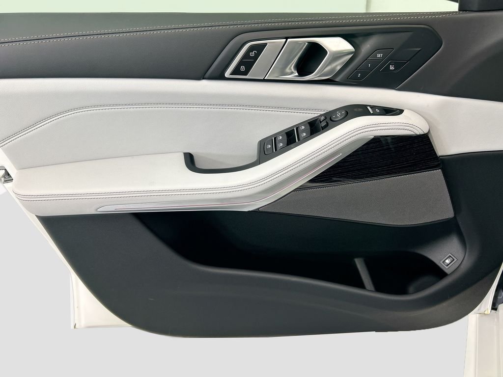 New 2026 Alpine White BMW xDrive50e image 23