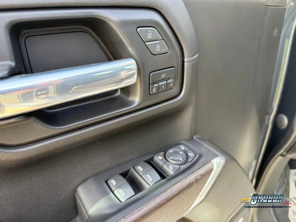 Used 2021 Green GMC Denali image 17