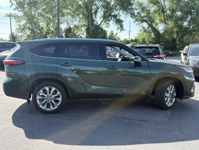 Used 2023 Cypress Toyota Limited image 16
