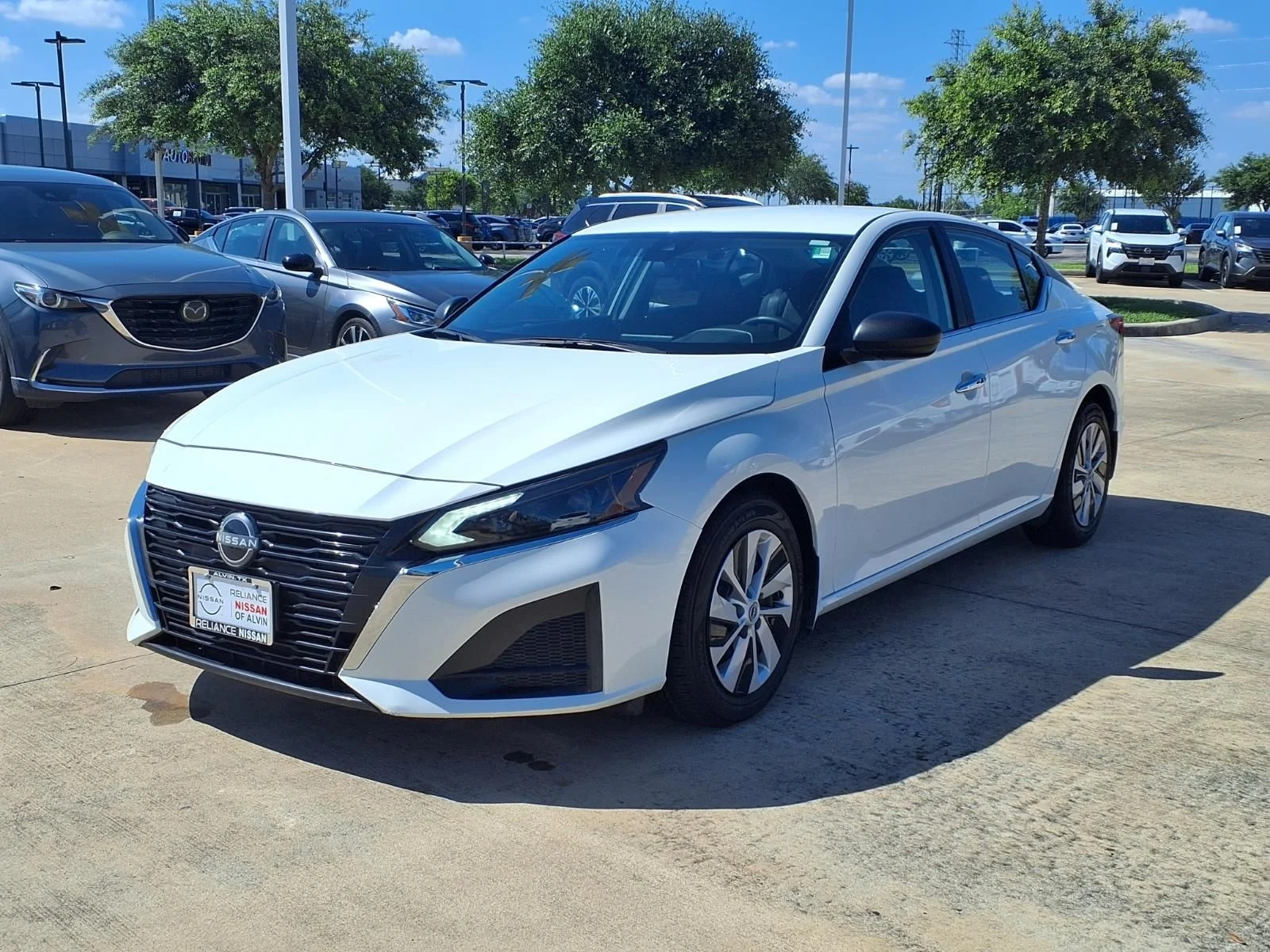 Certified Used 2024 White Nissan 2.5 S image 3