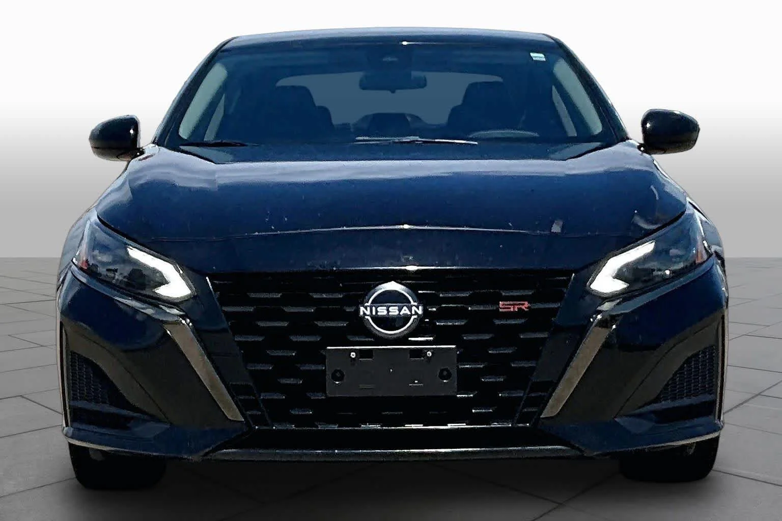 Used 2023 Super Black Nissan 2.5 SR image 4