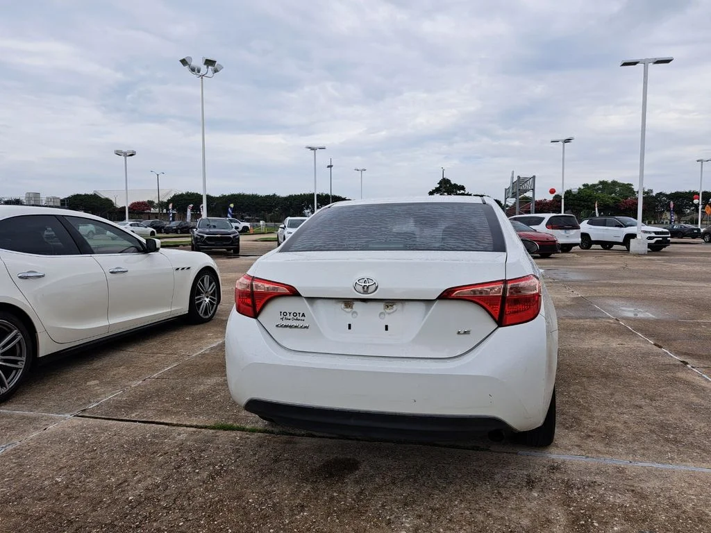 Used 2018 White Toyota LE image 6