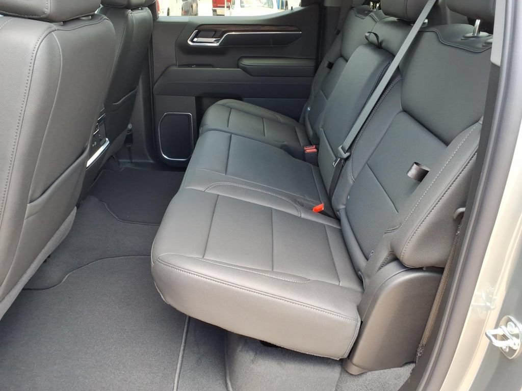 2026 GMC Sierra 1500 SLT - Photo 13
