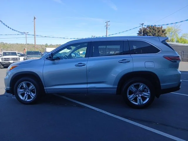 Used 2015 Silver Toyota XLE V6 image 6