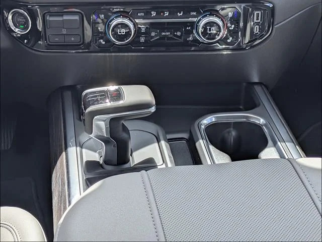 2026 GMC Sierra 1500 SLT - Photo 21