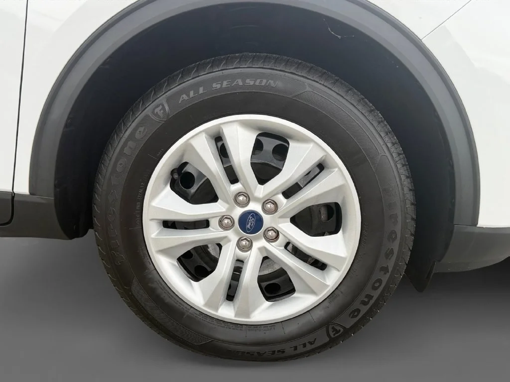 Used 2022 White Ford S image 9