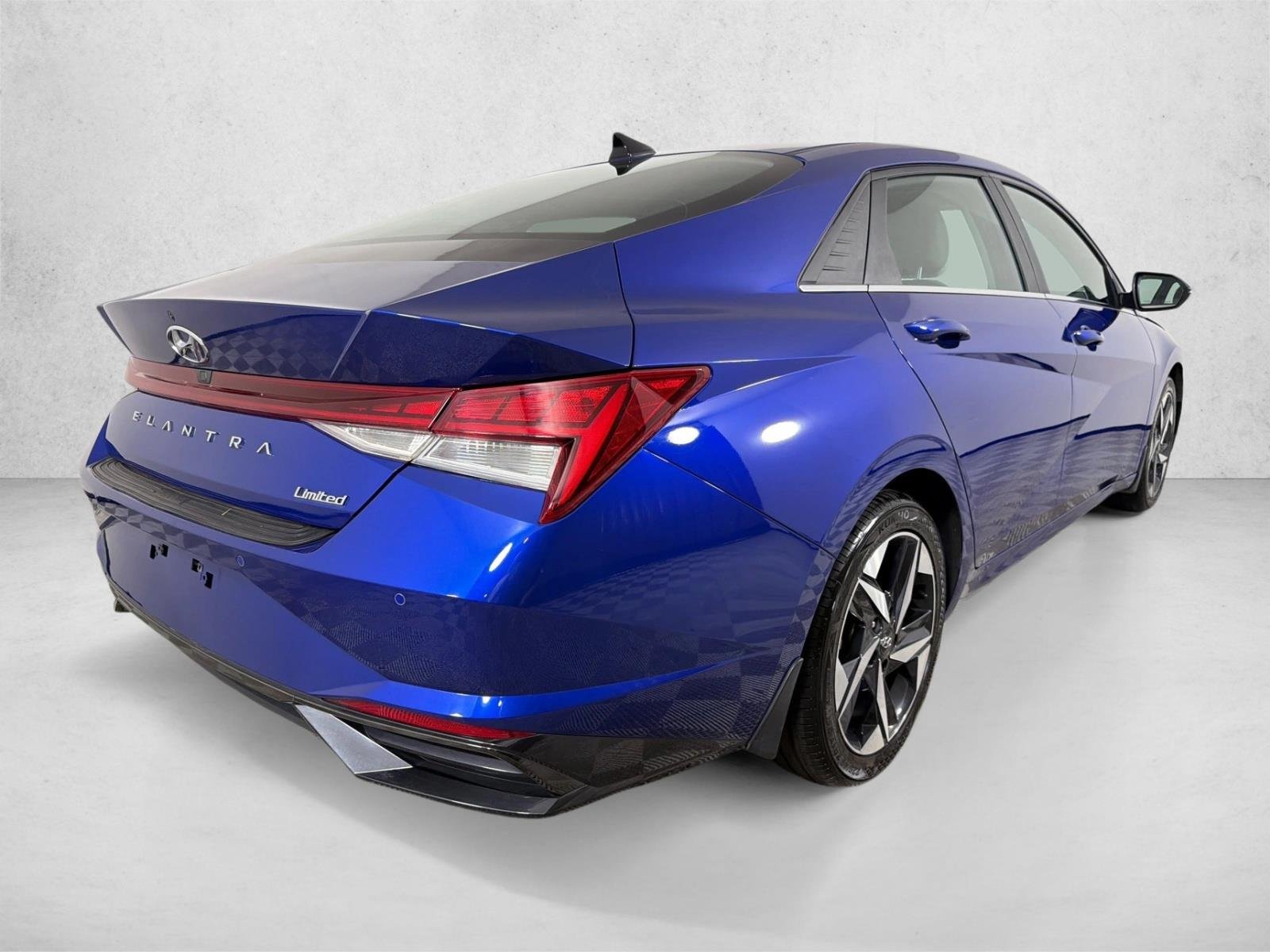 Used 2023 Intense Blue Hyundai Limited image 5