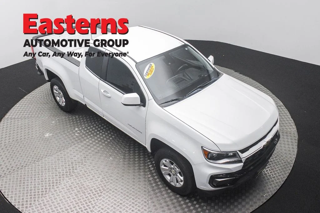 Used 2022 White Chevrolet LT image 3