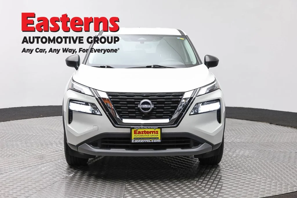 Used 2023 White Nissan S image 2