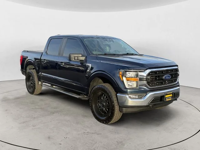 Used 2023 Blue Ford XLT image 3