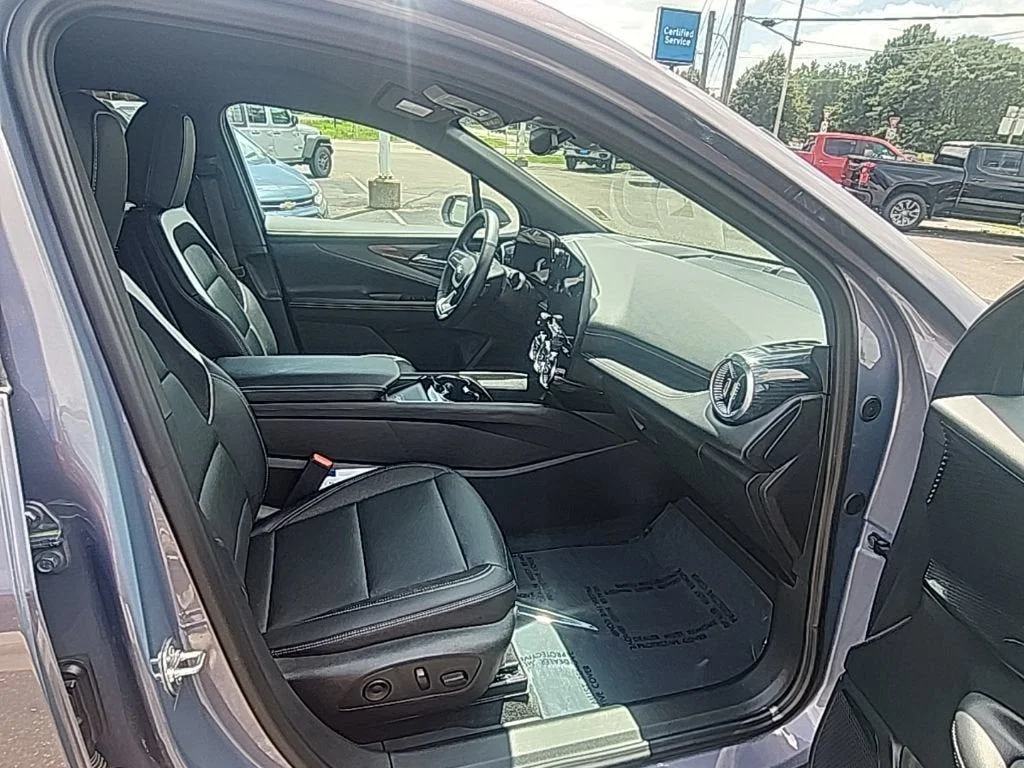Used 2025 Gray Chevrolet LT image 15
