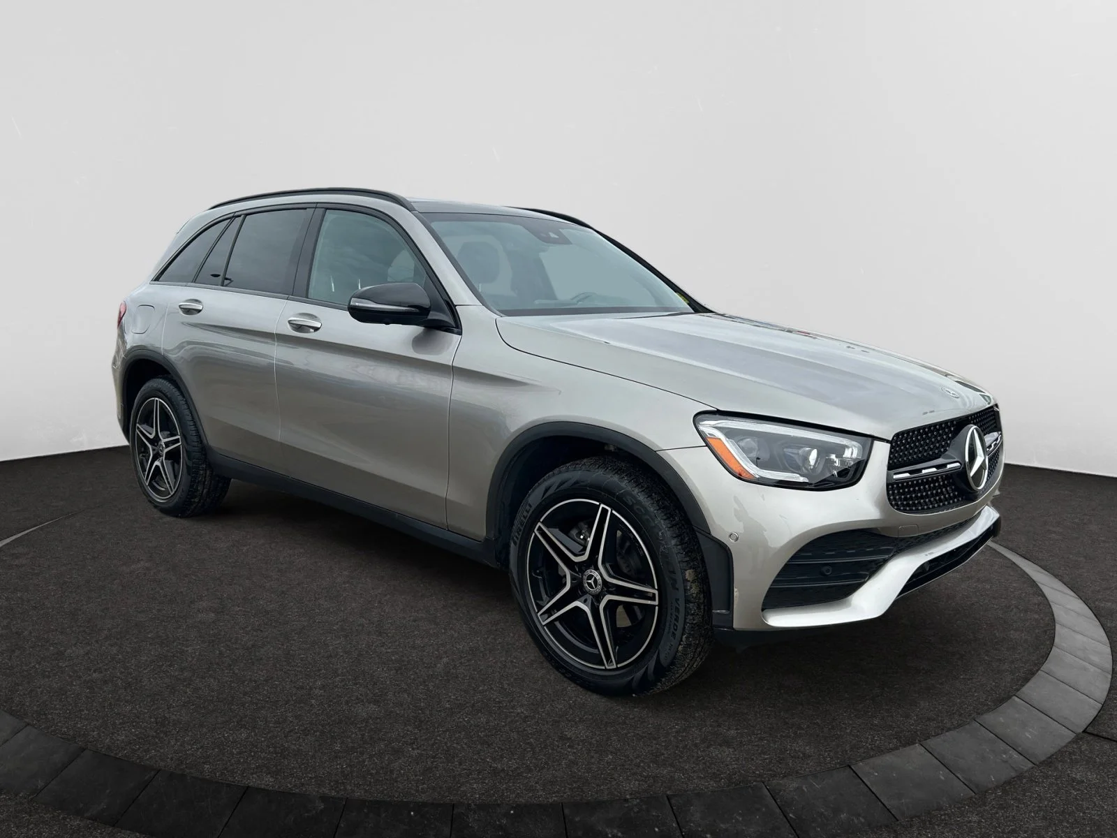 Used 2022 Gray Mercedes-Benz 4DR GLC 300 4MAT image 7