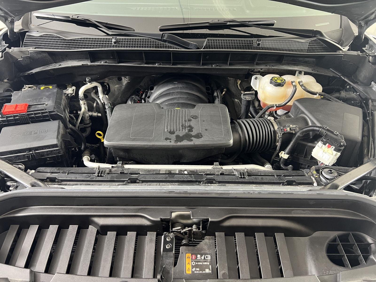 Used 2023 Sterling Metallic GMC Elevation image 31
