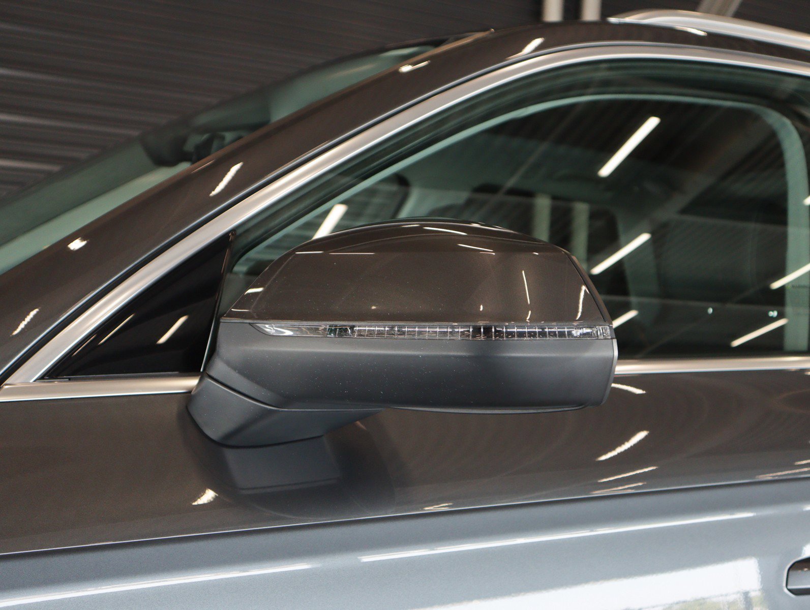 Used 2023 Daytona Gray Pearl Effect Audi S line Premium image 29