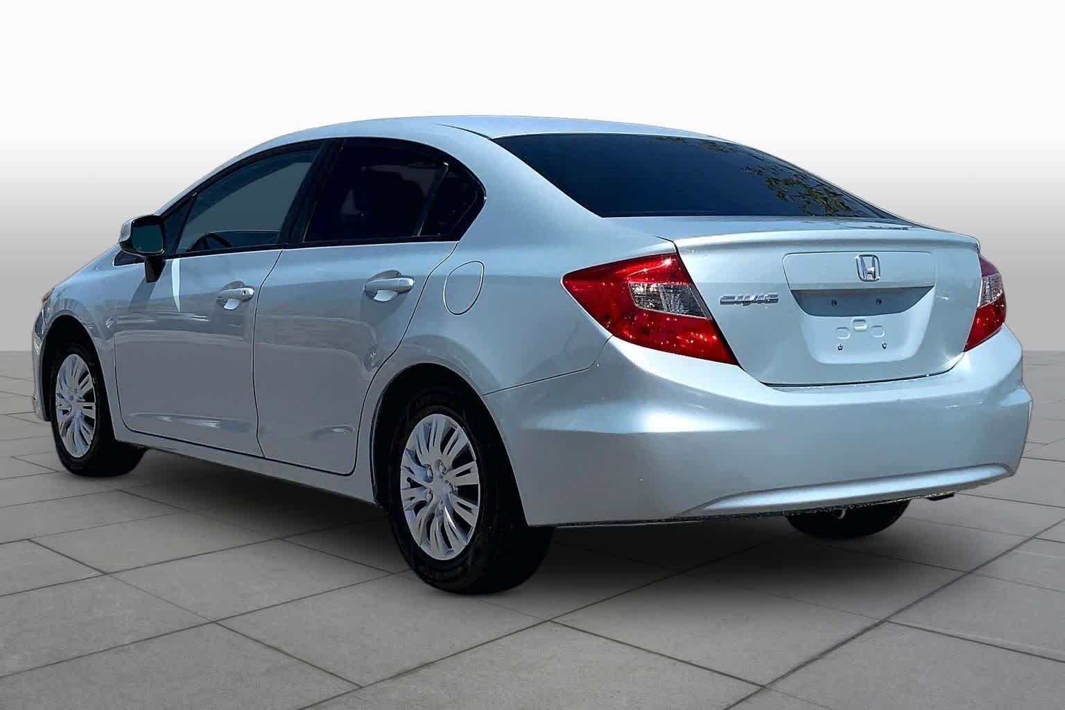 Used 2012 Alabaster Silver Metallic Honda LX image 9
