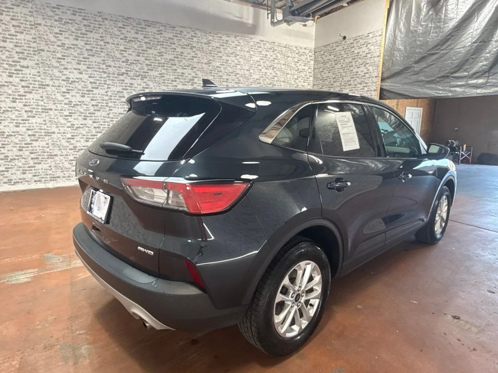Used 2022 Blue Ford SE image 7