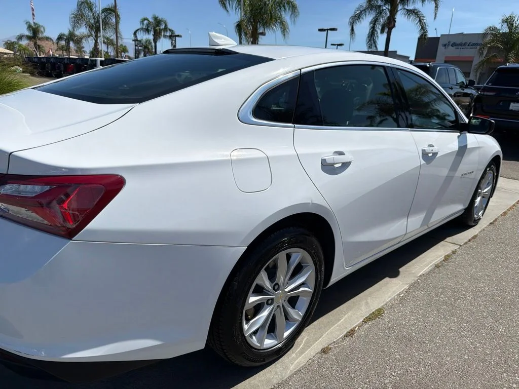 Used 2022 White Chevrolet LT image 12