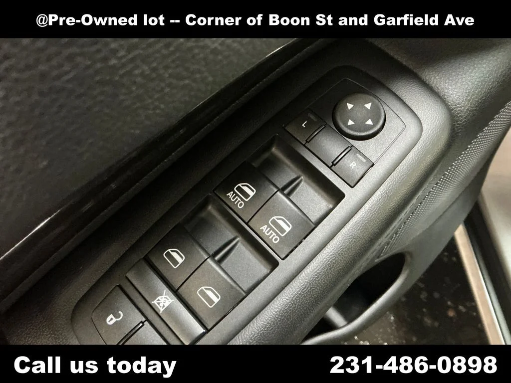 Used 2015 Silver Dodge Limited image 16