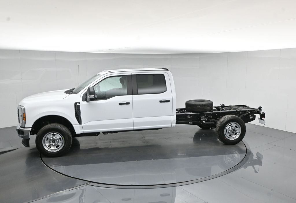 New 2026 Oxford White Ford XL image 39
