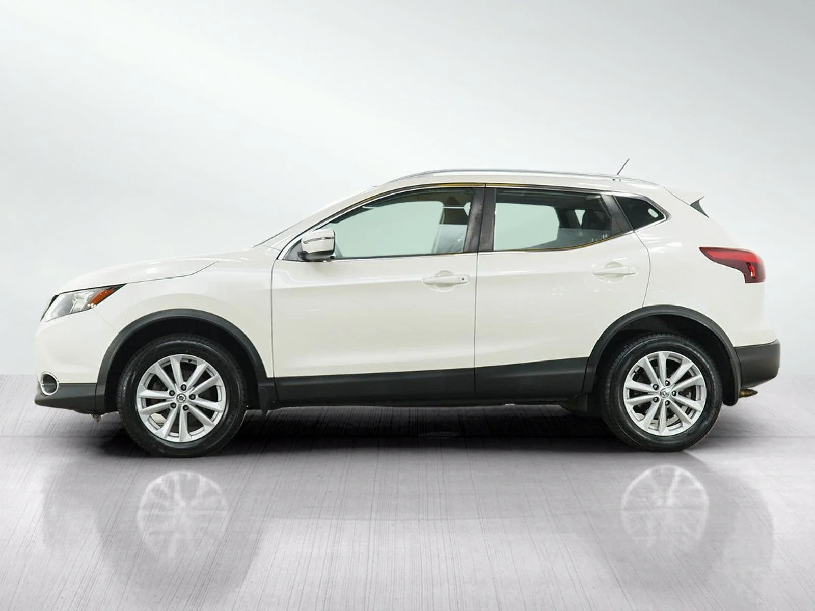 Used 2017 Nissan Rogue Sport SV with VIN JN1BJ1CR4HW133703 for sale in Minneapolis, Minnesota