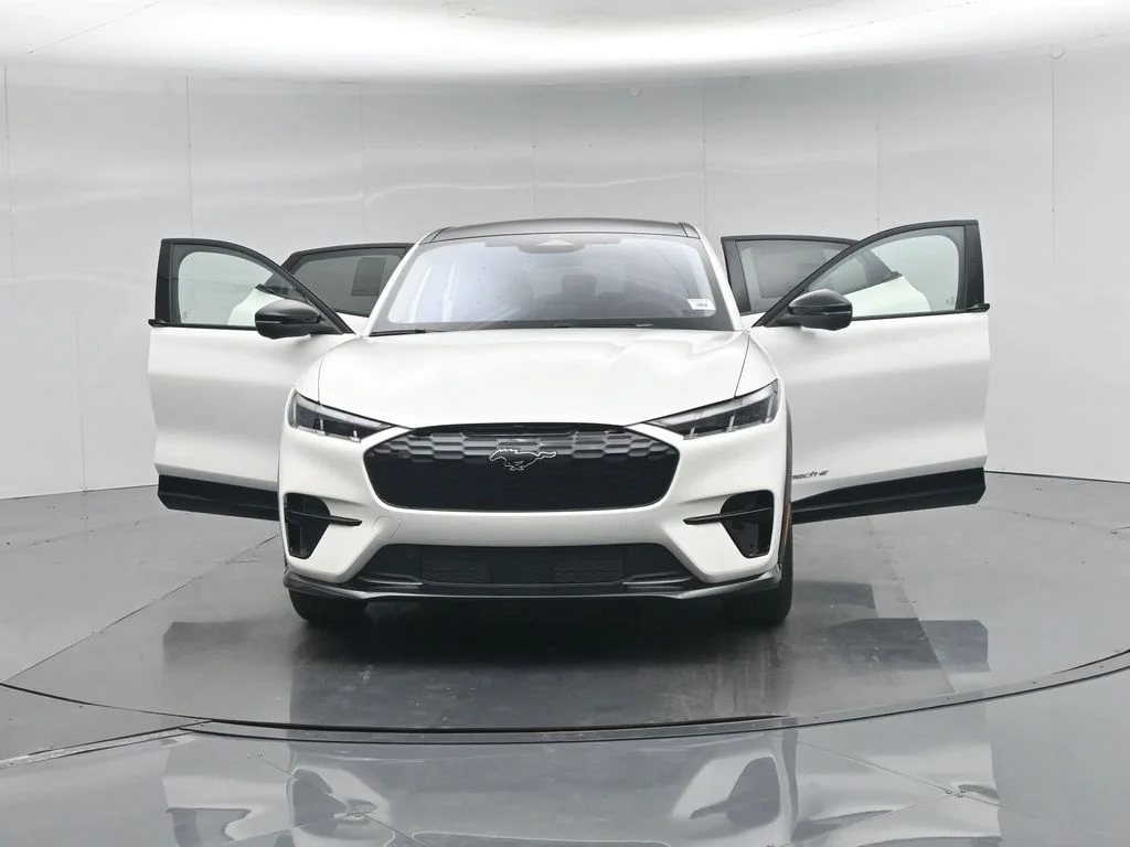 New 2026 Star White Metallic Tri-coat Ford Premium image 30