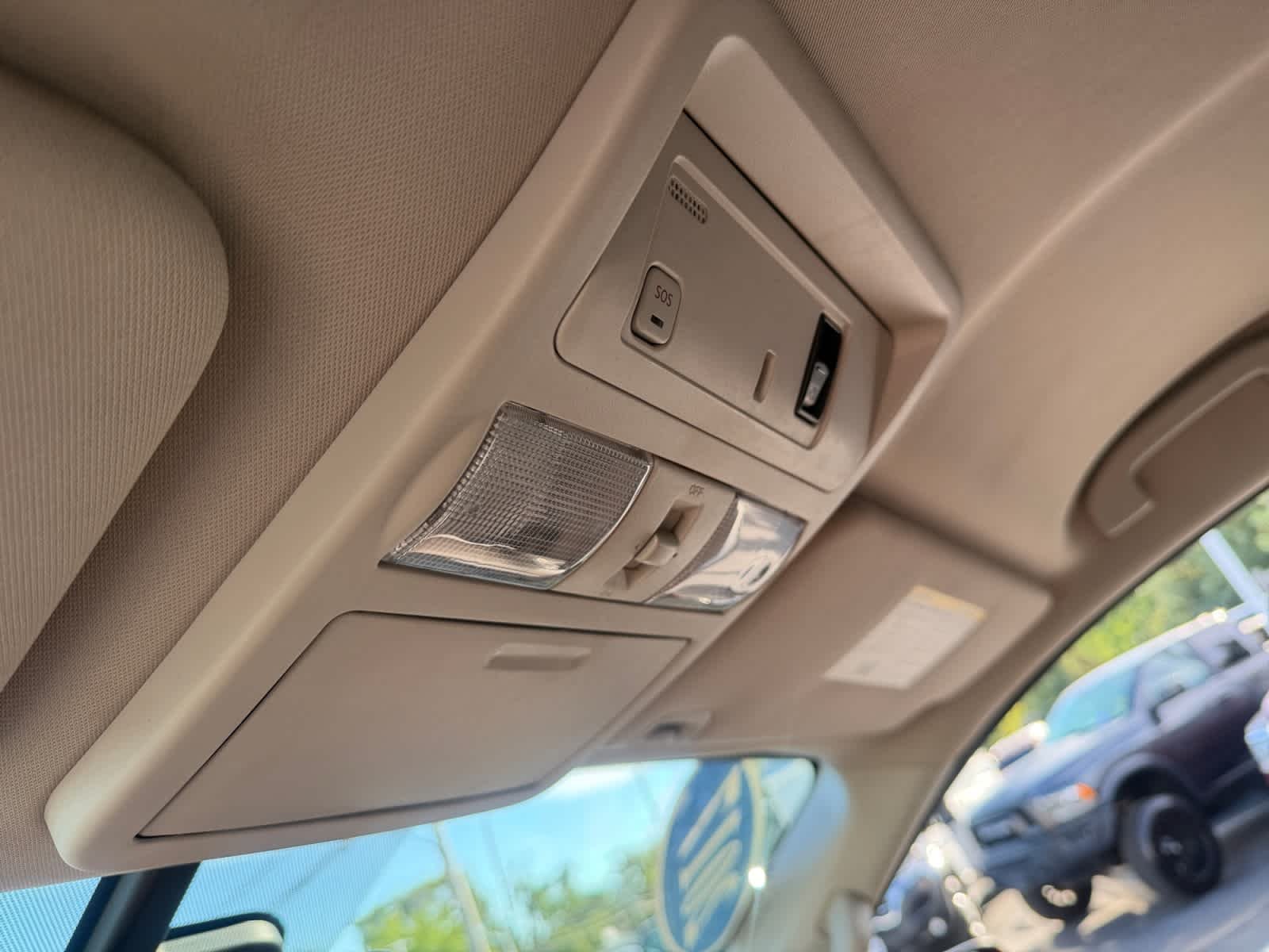 Used 2017 Cayenne Red Nissan Platinum Reserve image 29