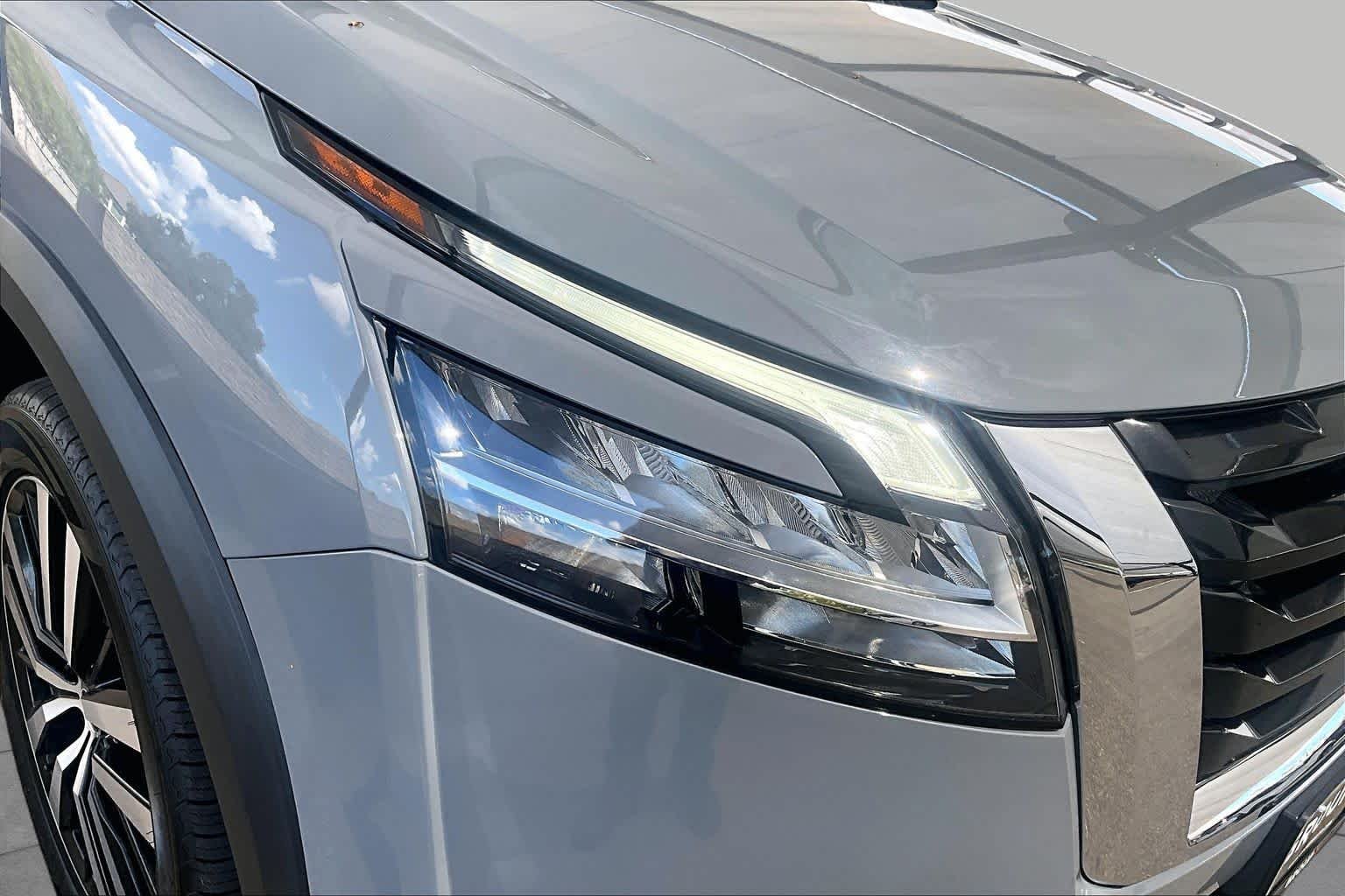 Certified Used 2023 Solid Gray/Super Black Nissan Platinum image 28