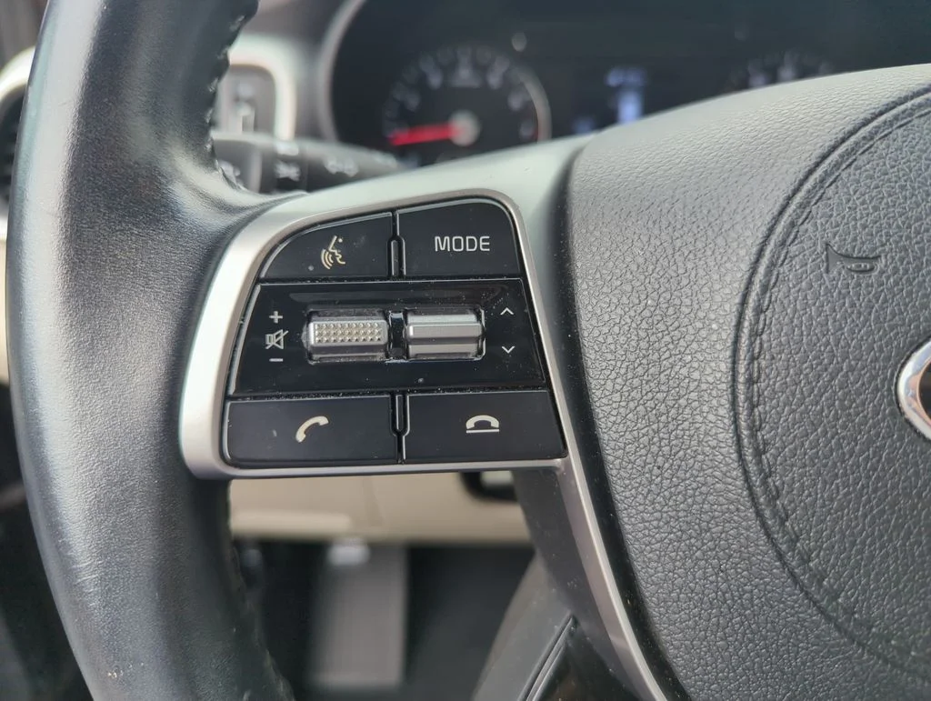 Used 2020 Black Kia LX image 22