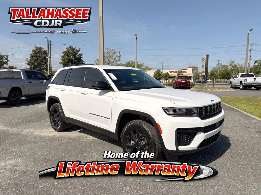 New 2026 Bright White Clear-Coat Exterior Paint Jeep Altitude image 1