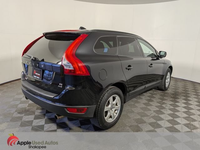 Used 2010 Gray Volvo 3.2 image 8