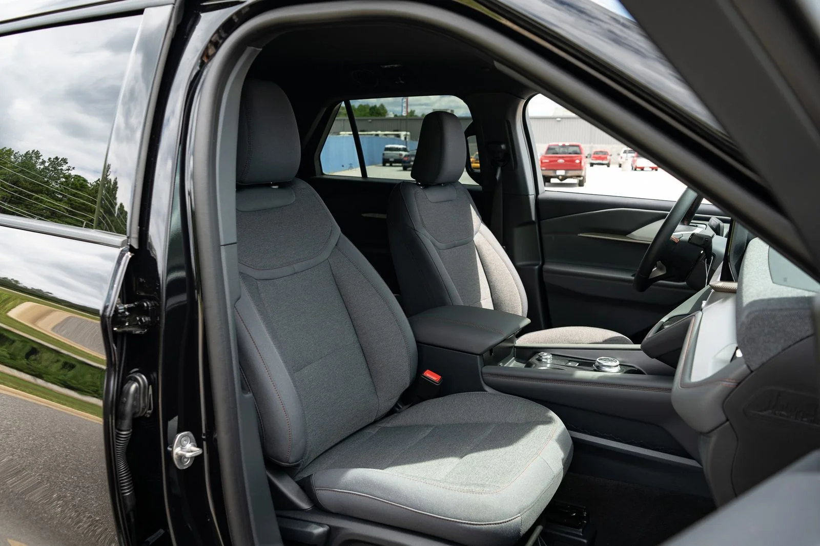 New 2027 Agate Black Metallic Ford Active image 23
