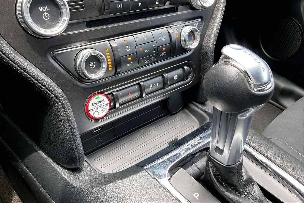 Used 2016 Black Ford GT image 23