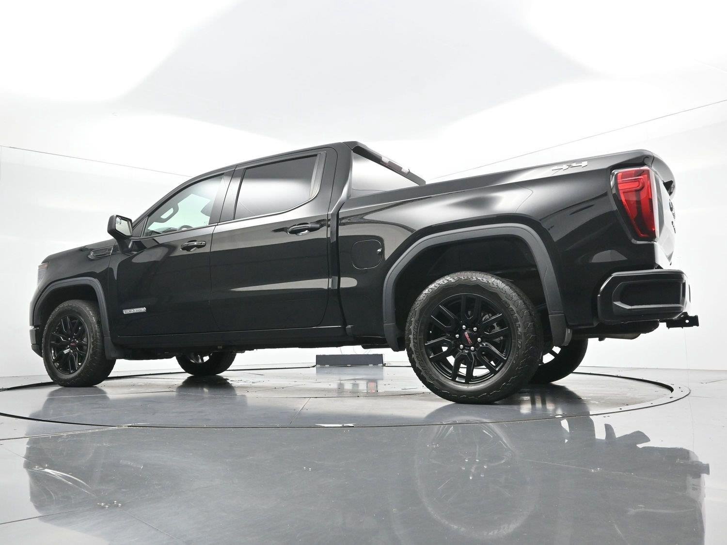 Used 2024 Onyx Black GMC Elevation image 43