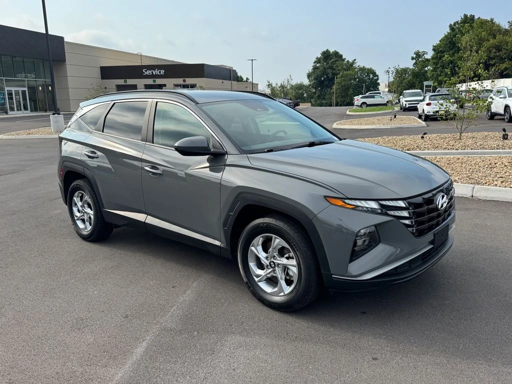Used 2024 Gray Hyundai SEL image 2