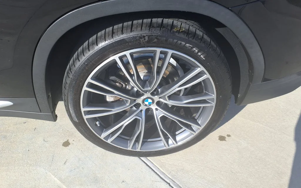 Used 2023 Black BMW sDrive30i image 36