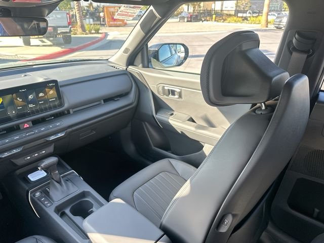 New 2027 Iceberg Green Kia X-Line S image 25