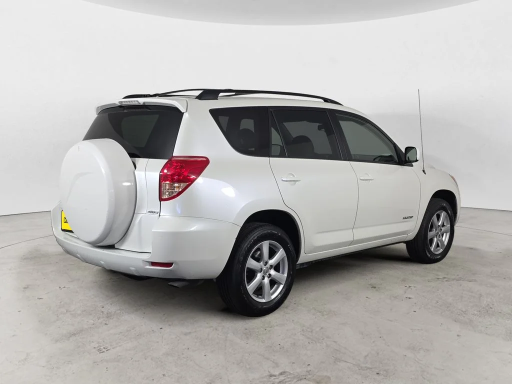 Used 2007 Blizzard Pearl Toyota Limited image 5