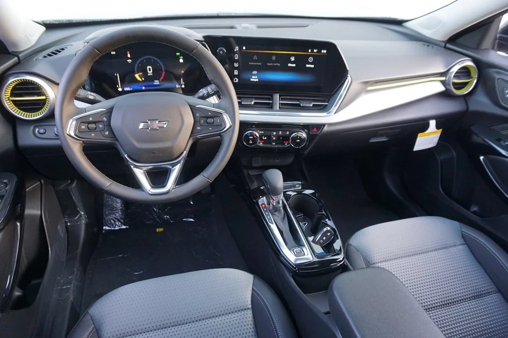 2026 Chevrolet Trax LT - Photo 13