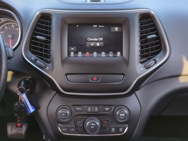 Used 2020 Black Jeep Latitude image 17