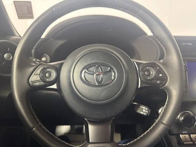 Used 2024 Pavement Toyota Base image 17