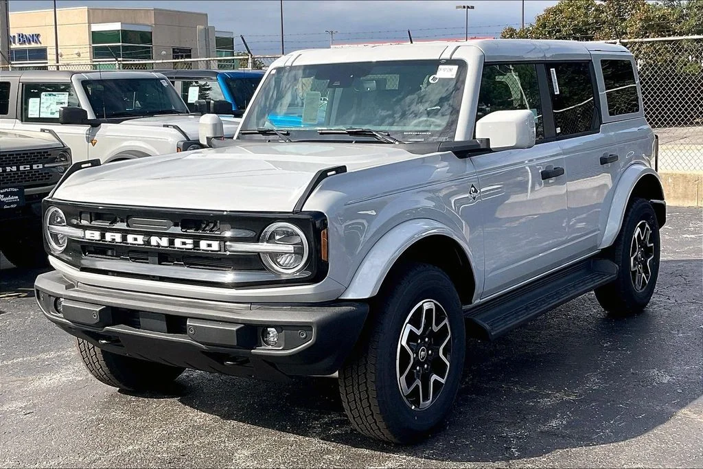 New 2026 Avalanche Gray Ford Outer Banks® image 11