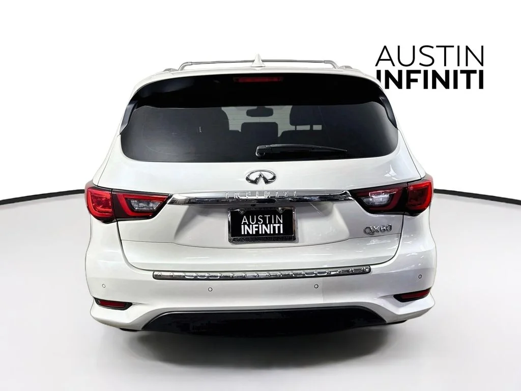 Certified Used 2019 White INFINITI LUXE image 8