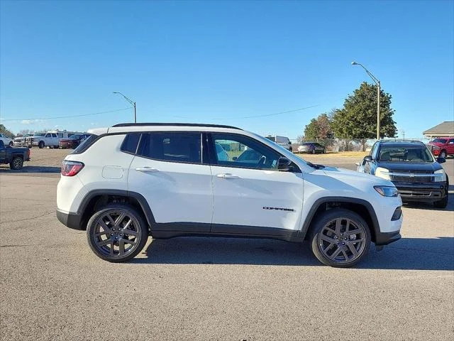 New 2026 Bright White Clear-Coat Exterior Paint Jeep Latitude image 6