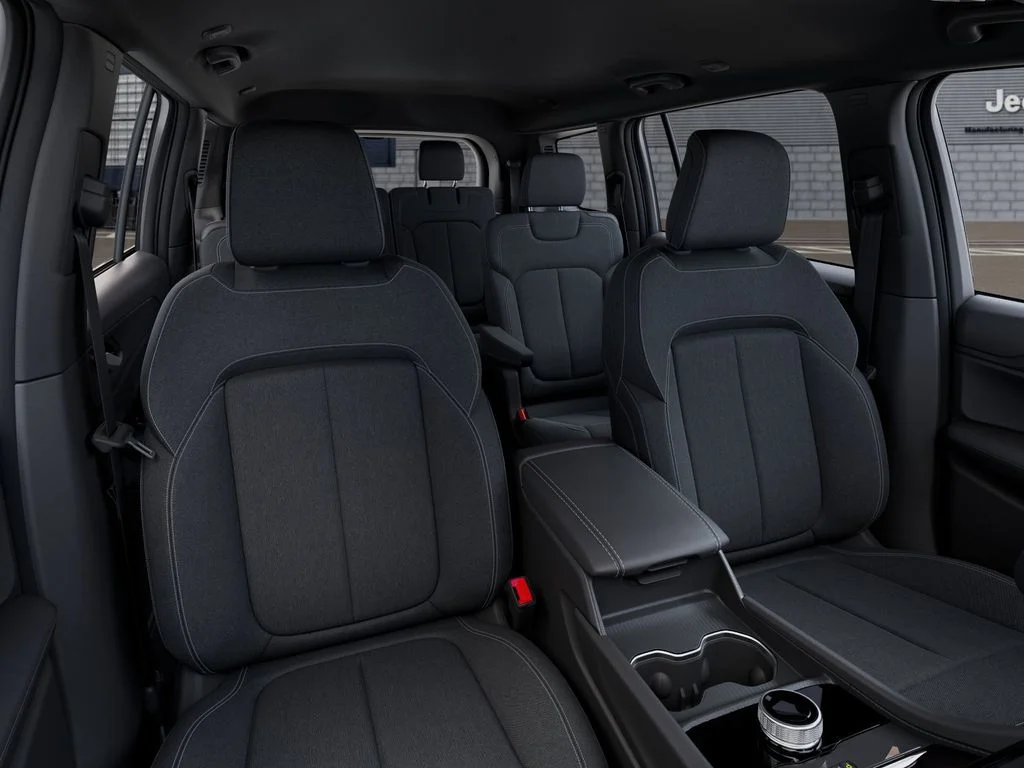 New 2026 Bright White Clear-Coat Exterior Paint Jeep Laredo image 16