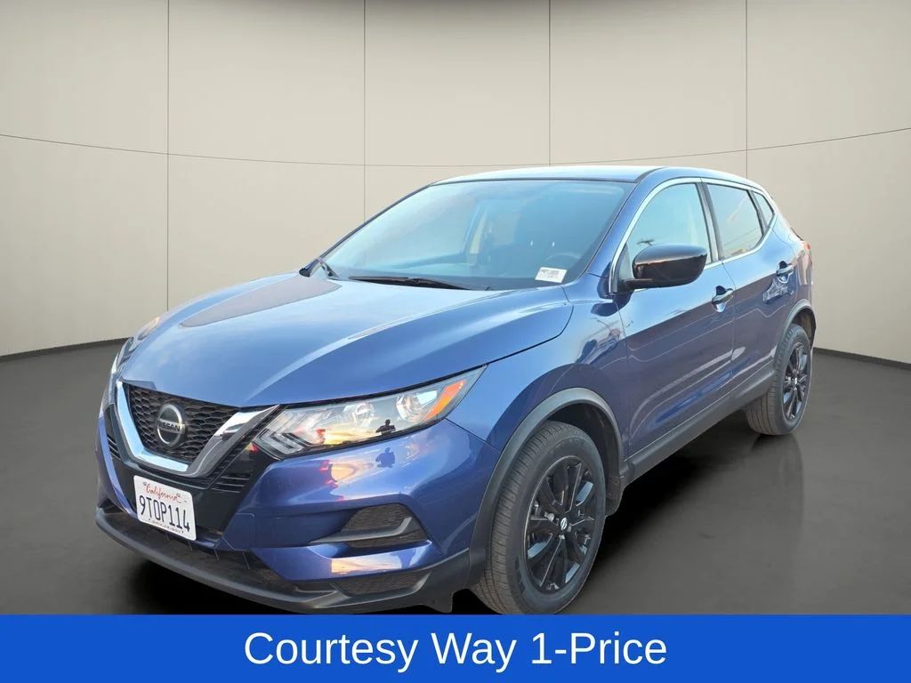 Used 2021 Blue Nissan S image 4