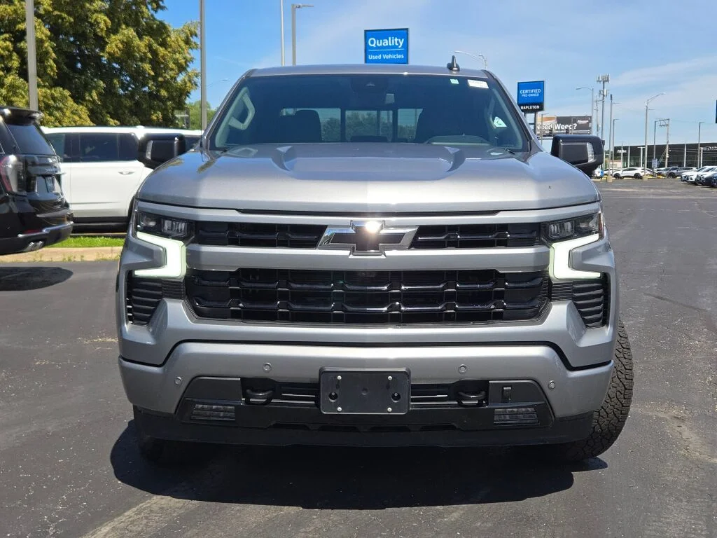 Used 2024 Gray Chevrolet RST image 4