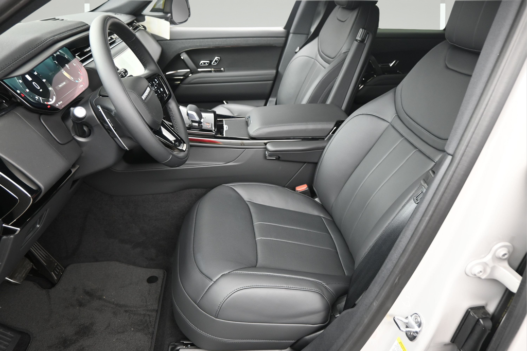 New 2026  Land Rover Dynamic SE image 5