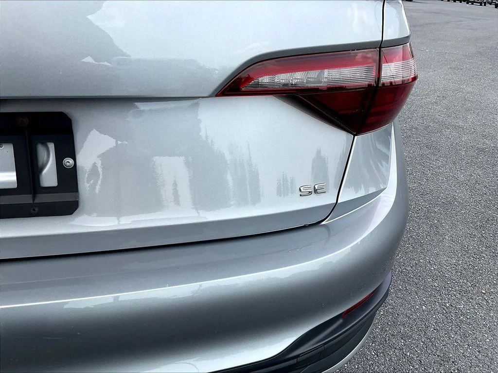 Certified Used 2023 Silver Volkswagen 1.5T SE image 24