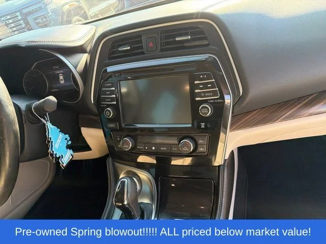 Used 2016 Blue Nissan Platinum image 14